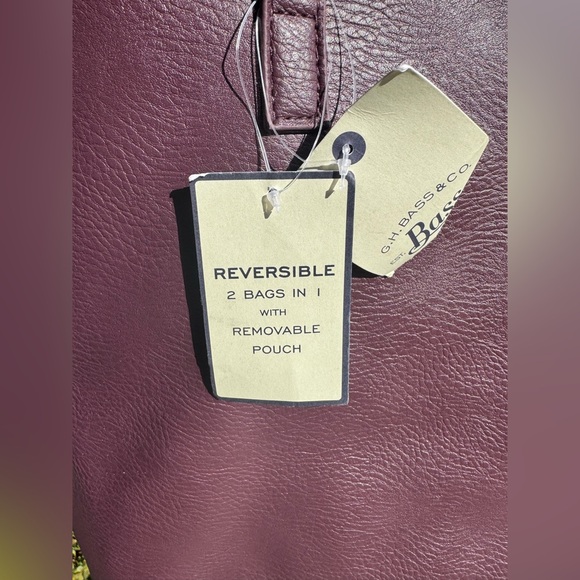 Bass reversible tote with detachable pouch wine/beige 18x14 NWT - Picture 2 of 7